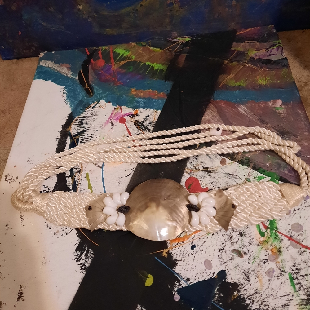 1980's rope belt w/ Mother of Pearl & shells - Picture 8 of 11
